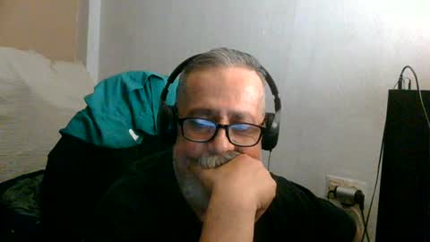 Snapshot of neron401 chatting on 06/16/26, 04:15 neron401 online show from 06/16/26, 04:15
