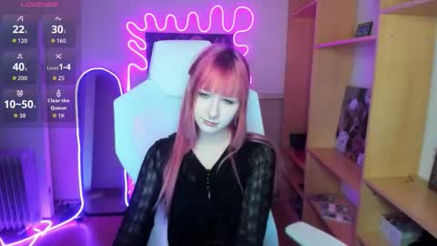 Snapshot of nessadarkk chatting on 09/27/25, 01:54 Amami online show from 09/27/25, 01:54