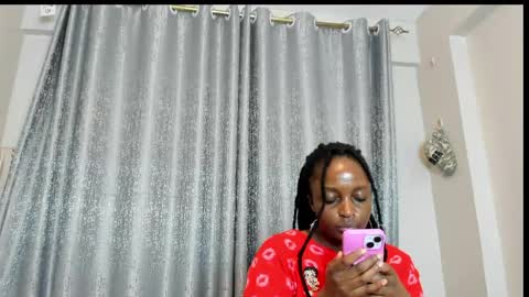 Snapshot of netfux_and_chill chatting on 05/16/26, 04:42 netfux_and_chill online show from 05/16/26, 04:42