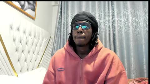 Snapshot of netfux_and_chill chatting on 05/18/26, 04:40 netfux_and_chill online show from 05/18/26, 04:40