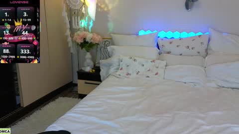 never give up  online show from 03/11/26, 08:59