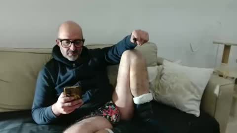 simi online show from 11/14/25, 07:23