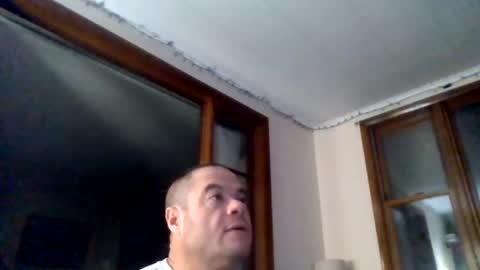 Snapshot of newguy81240 chatting on 01/01/25, 01:26 Newguy81240 online show from 01/01/25, 01:26