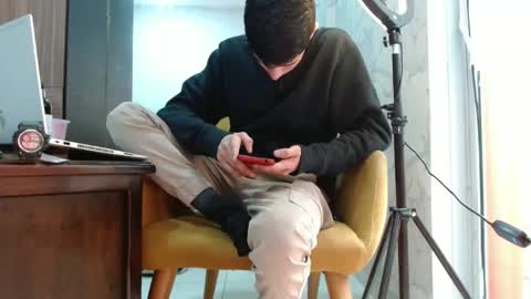 Snapshot of newlatino1 chatting on 09/30/25, 08:47 newlatino1 online show from 09/30/25, 08:47