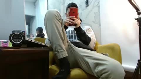 Snapshot of newlatino1 chatting on 10/09/25, 01:47 newlatino1 online show from 10/09/25, 01:47