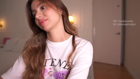 Snapshot of newmollybrooke chatting on 09/22/25, 11:51 all my links Here online show from 09/22/25, 11:51