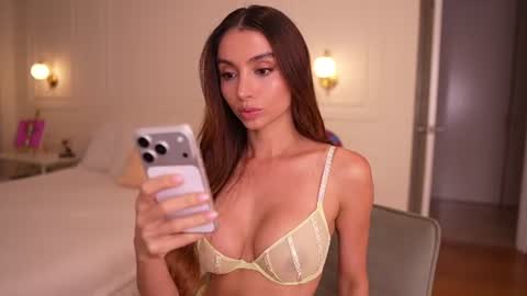 Snapshot of newmollybrooke chatting on 07/30/26, 01:48 all my links Here online show from 07/30/26, 01:48