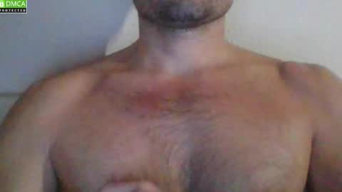 Snapshot of newtyguy90 chatting on 12/14/25, 03:39 newtyguy90 online show from 12/14/25, 03:39