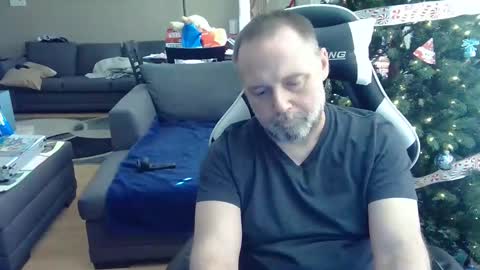 Snapshot of newvvorld chatting on 12/22/24, 06:15 NewWorld online show from 12/22/24, 06:15