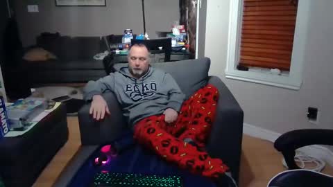 Snapshot of newvvorld chatting on 01/06/25, 01:53 NewWorld online show from 01/06/25, 01:53