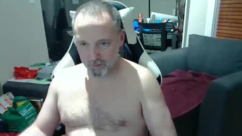 Snapshot of newvvorld chatting on 02/12/25, 10:59 NewWorld online show from 02/12/25, 10:59