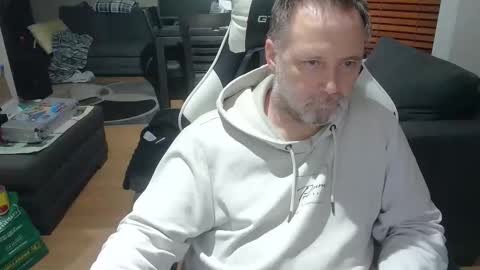 NewWorld online show from 11/05/25, 02:11