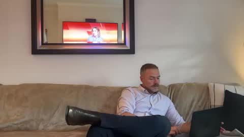 Guy online show from 02/12/25, 08:38