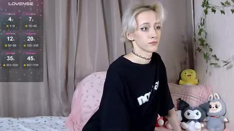 Snapshot of nextvibe1 chatting on 11/24/25, 05:12 NextVibe1 online show from 11/24/25, 05:12