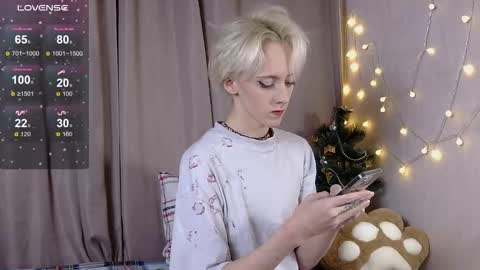 Snapshot of nextvibe1 chatting on 12/18/25, 05:30 NextVibe1 online show from 12/18/25, 05:30