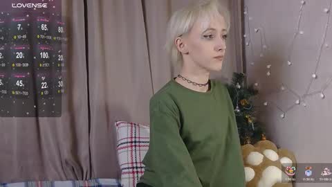 Snapshot of nextvibe1 chatting on 12/21/25, 07:32 NextVibe1 online show from 12/21/25, 07:32