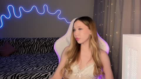 Mina online show from 01/24/25, 04:49