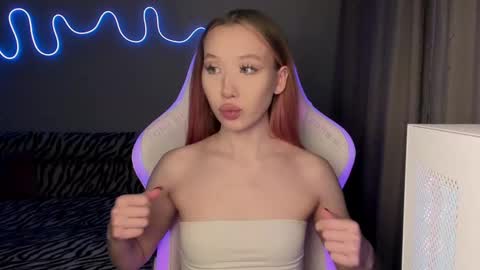 Mina online show from 02/18/25, 03:10