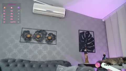 Snapshot of neytiri_moon chatting on 05/21/26, 12:01 Sandra online show from 05/21/26, 12:01