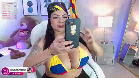 Snapshot of neytiri_moon chatting on 06/17/26, 12:07 Sandra online show from 06/17/26, 12:07