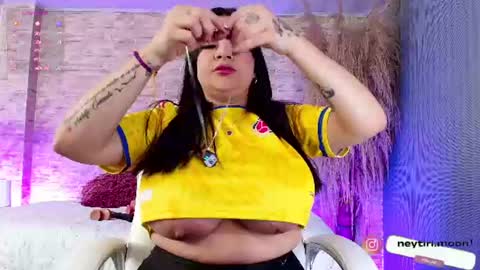 Snapshot of neytiri_moon chatting on 06/18/26, 11:58 Sandra online show from 06/18/26, 11:58