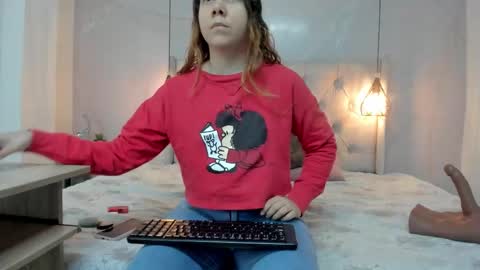 Milena online show from 11/30/25, 11:47