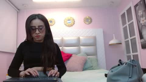 nezzukoo online show from 05/25/26, 07:09