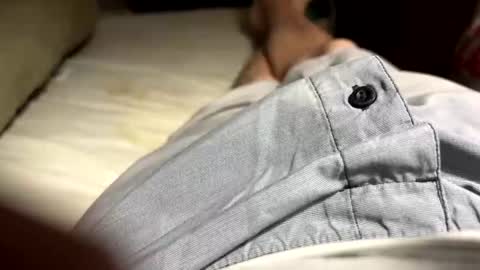 Snapshot of ngianop chatting on 11/12/25, 10:15 ngianop online show from 11/12/25, 10:15