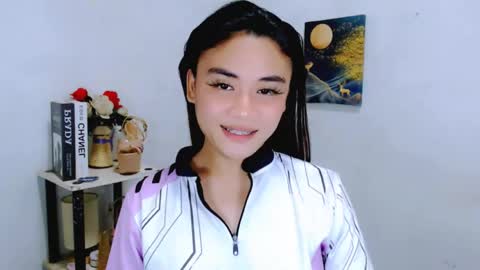 hottie nicole online show from 04/21/26, 01:42