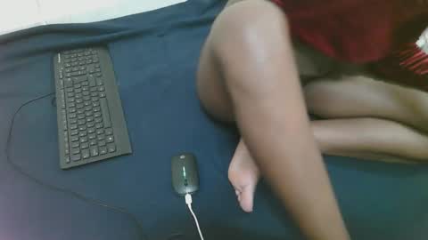 nia_0 online show from 02/11/26, 06:46