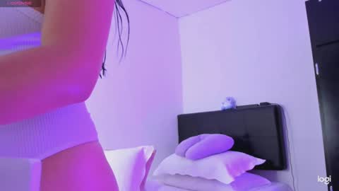 Snapshot of nia_16 chatting on 02/08/25, 05:29 nia_16 online show from 02/08/25, 05:29