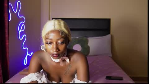 kikiNiaAria online show from 02/22/26, 04:02