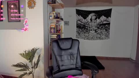 Nia online show from 02/13/25, 07:10