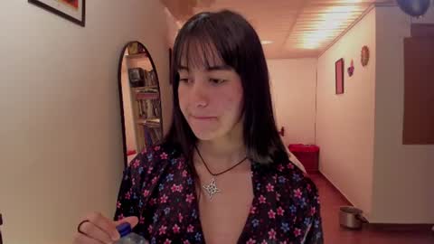 Snapshot of nia_blaze chatting on 06/19/26, 03:38 Nia online show from 06/19/26, 03:38