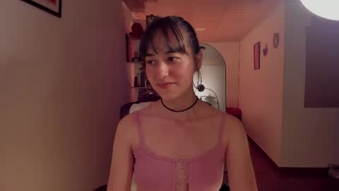Snapshot of nia_blaze chatting on 07/24/26, 08:18 Nia online show from 07/24/26, 08:18