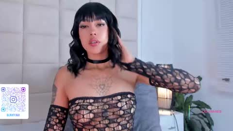 Nia online show from 09/13/25, 01:33