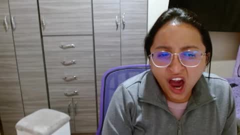 Dani online show from 01/04/25, 03:50