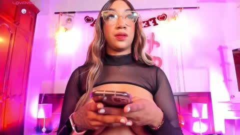 Snapshot of nia_seren chatting on 02/20/26, 11:05 Nia online show from 02/20/26, 11:05