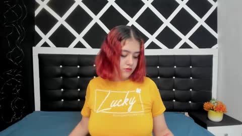 Estefani  online show from 02/13/25, 08:03