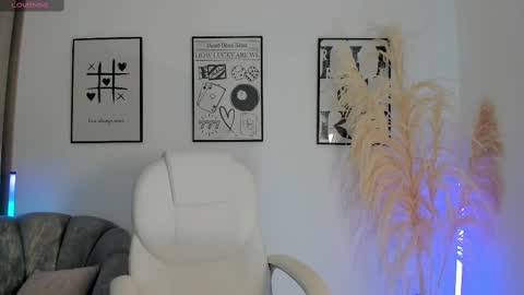 Nia online show from 09/16/25, 01:01