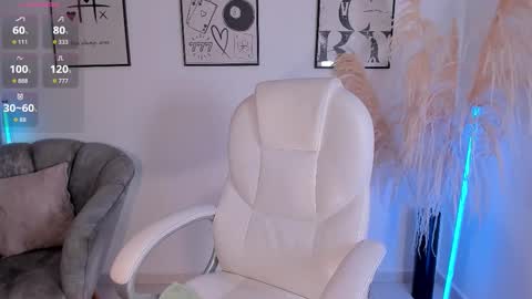 Nia online show from 11/26/25, 01:34