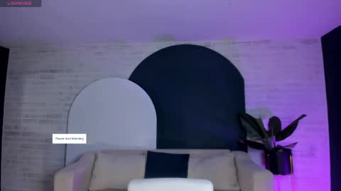 Snapshot of niaholland chatting on 05/10/26, 11:32 SQUIRTER DOLL online show from 05/10/26, 11:32