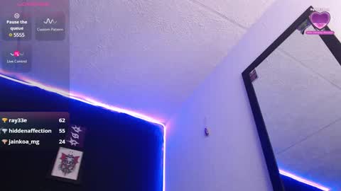 Snapshot of niakat_ chatting on 12/15/24, 05:23  niakat  online show from 12/15/24, 05:23