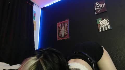 Snapshot of niakat_ chatting on 03/12/25, 03:02  niakat  online show from 03/12/25, 03:02