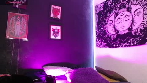 Snapshot of niakat_ chatting on 09/18/25, 08:44  niakat  online show from 09/18/25, 08:44