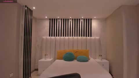 Call me Nia  online show from 09/11/25, 07:25