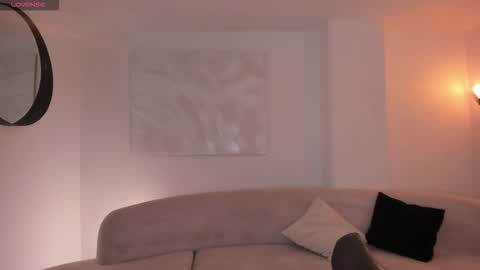 Call me Nia  online show from 11/08/25, 11:21