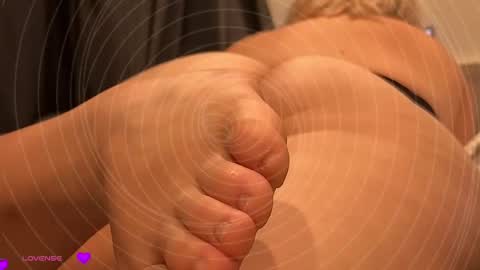 Kim online show from 12/21/25, 02:57