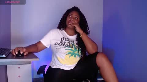Snapshot of niawk_ chatting on 02/16/25, 11:49 Niawk online show from 02/16/25, 11:49