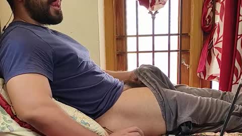 Snapshot of nice_guy_4u_ chatting on 05/19/26, 05:25 Robin online show from 05/19/26, 05:25